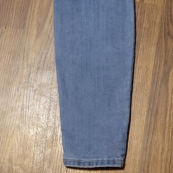 Levi's High Rise Super Skinny Distressed Women's Denim Jeans W29 L28.5 B45 - Picture 9 of 11